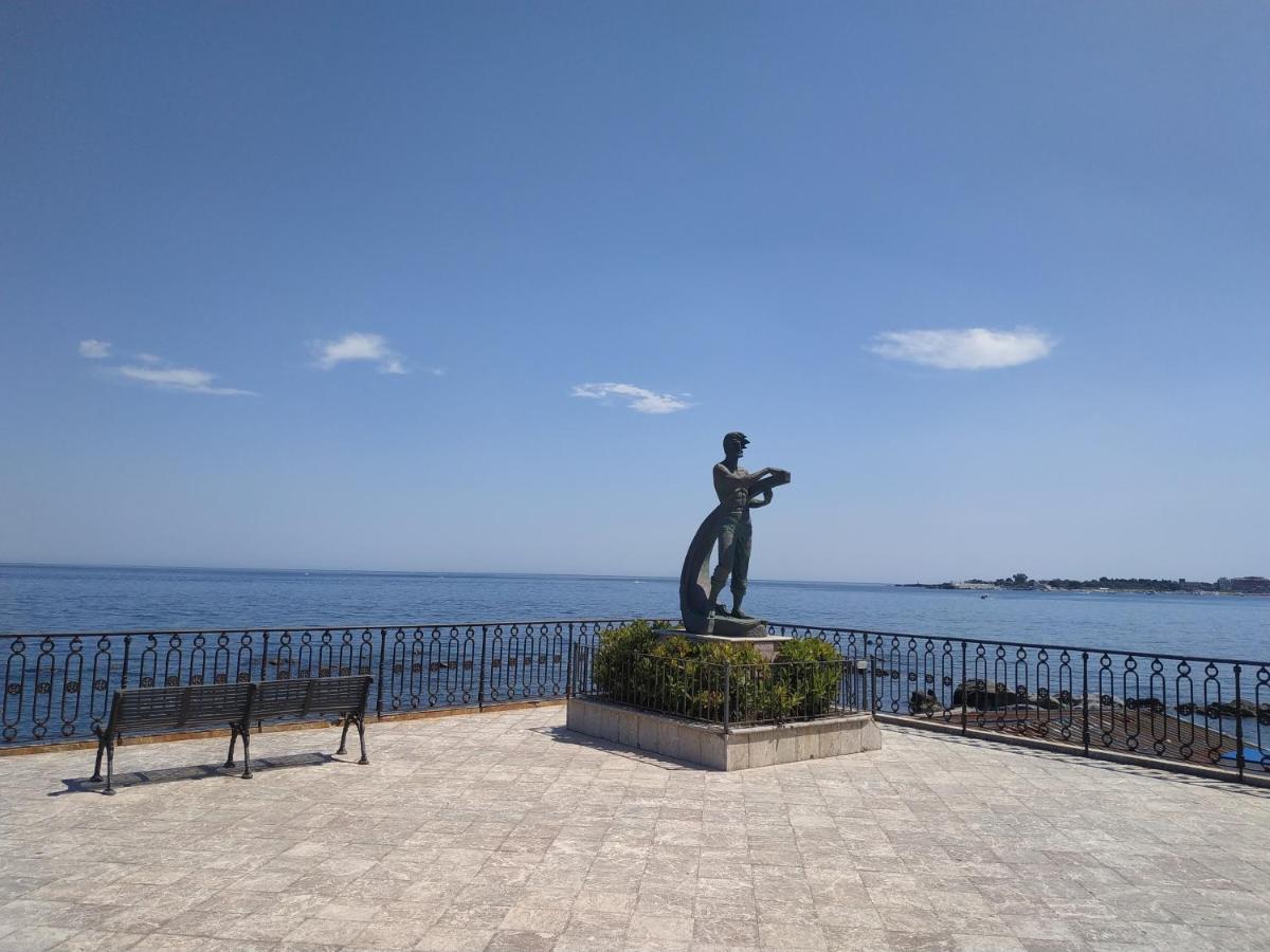 Suite Sul Mare Giardini Naxos Exterior photo